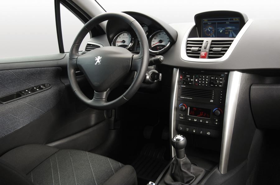  Peugeot 207 2006 года  (фото 102 из 180)
